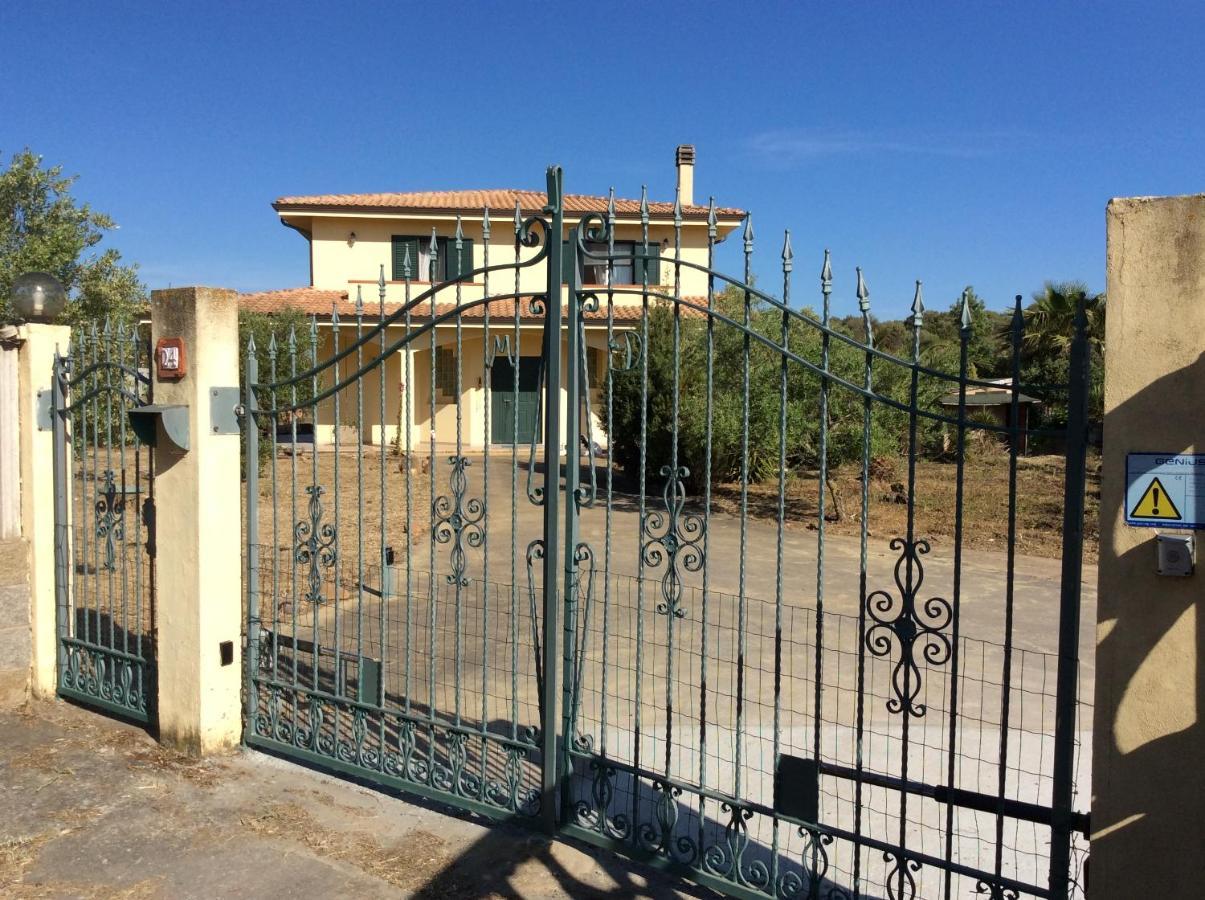 Casa Del Mar Portopino, Primo Piano, Appartamento In Villa Sant'Anna Arresi Exterior photo